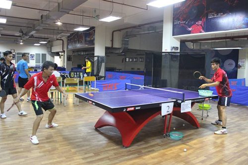 HLV câu lạc bộ Duy Hưng ra quân tập luyện