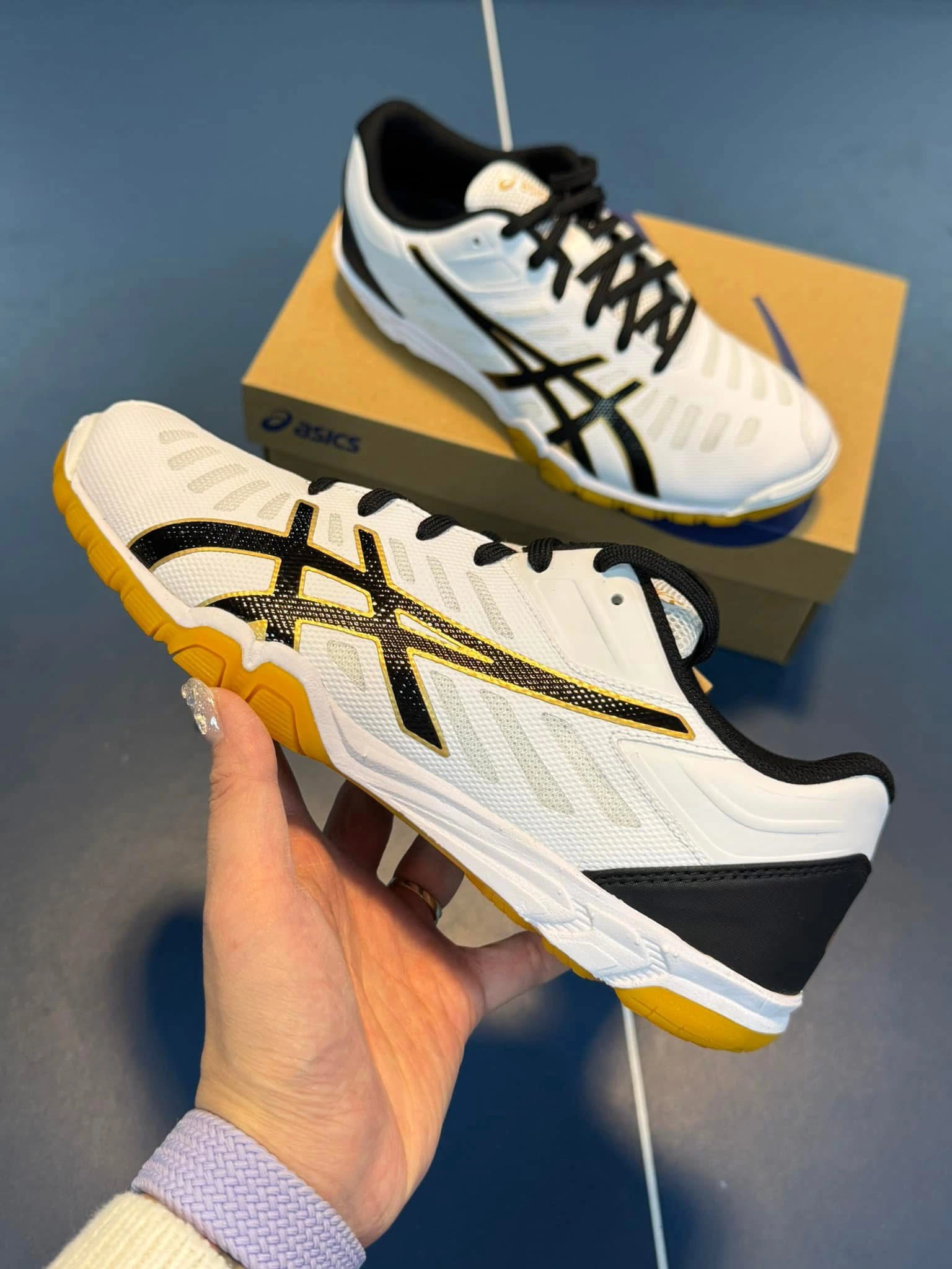 giay asics attack excouter 2 white black 6 giay asics attack excouter 2 white black 6